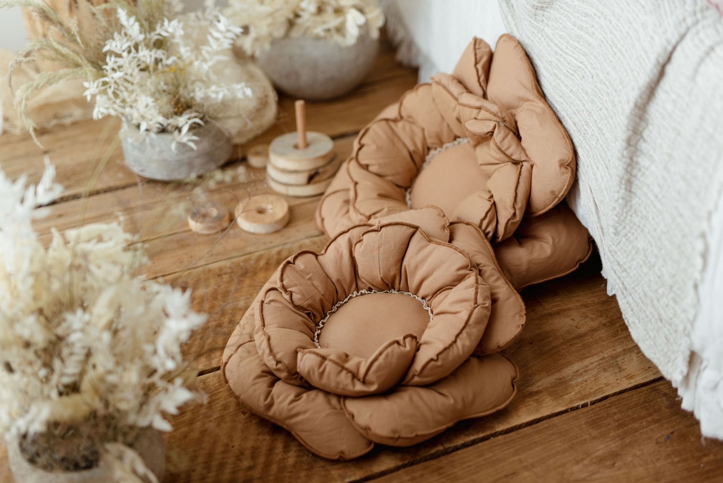【PRE ORDER】Flower cushion CAMEL