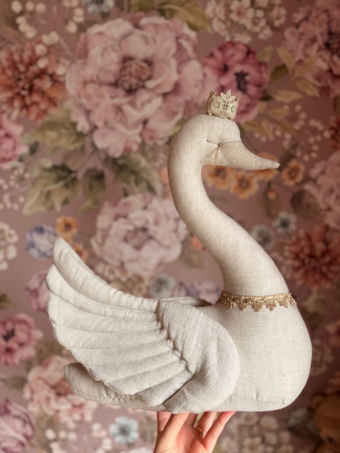 NEW swan with crown