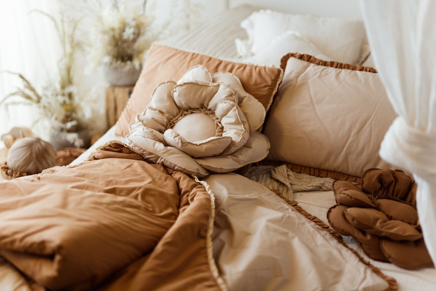 【PRE ORDER】Flower cushion BEIGE