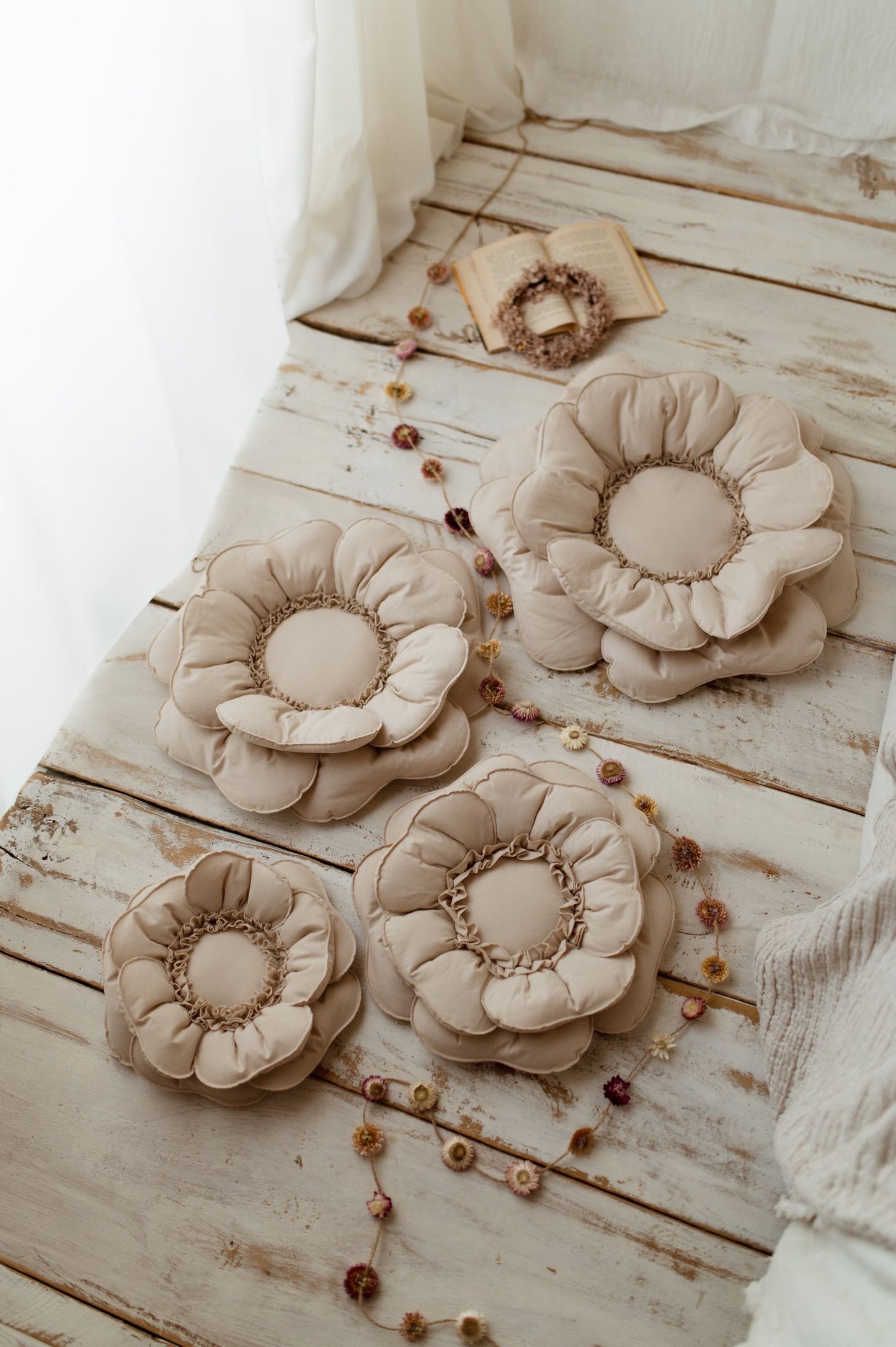 【PRE ORDER】Flower cushion BEIGE