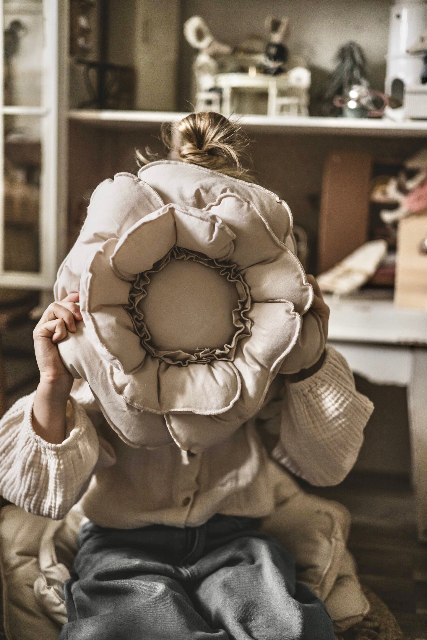 【PRE ORDER】Flower cushion NATURAL