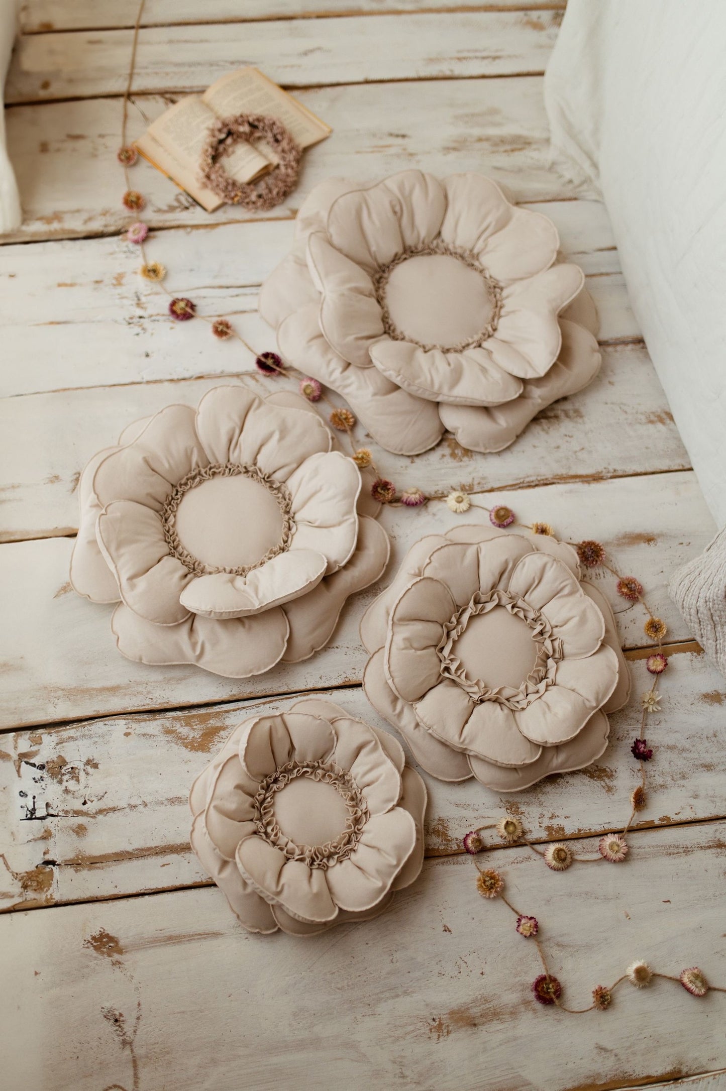 【PRE ORDER】Flower cushion BEIGE