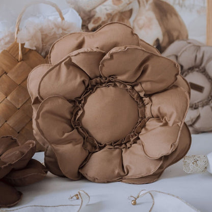 【PRE ORDER】Flower cushion CAMEL