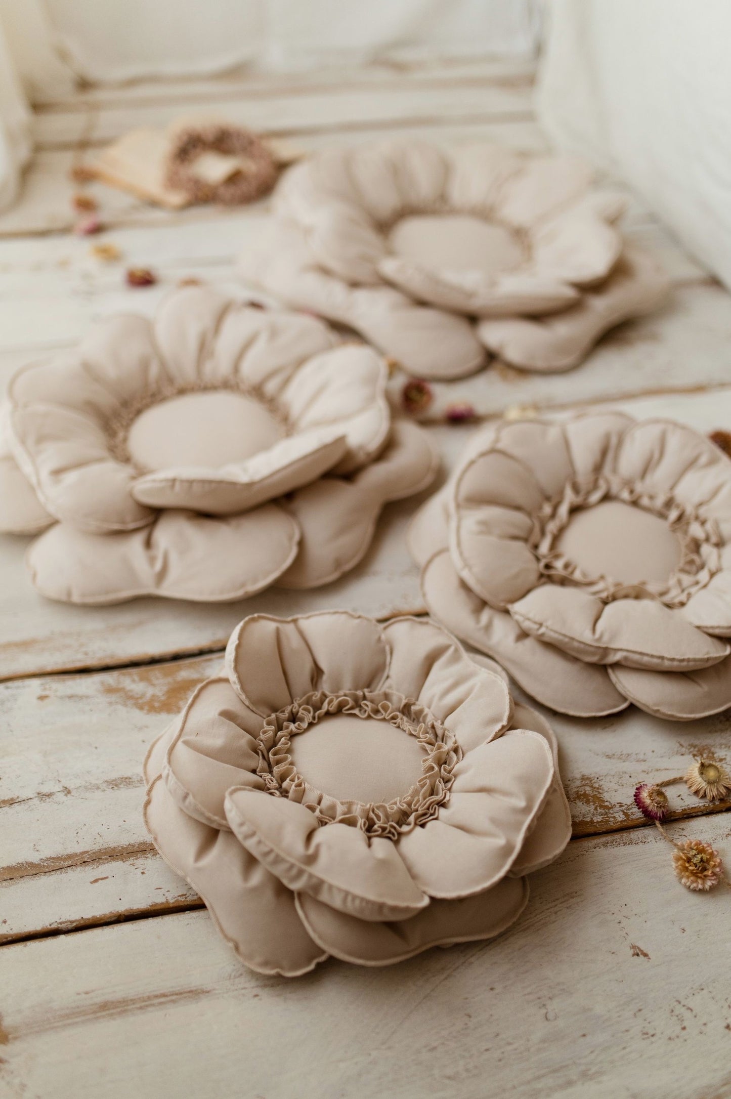 【PRE ORDER】Flower cushion BEIGE