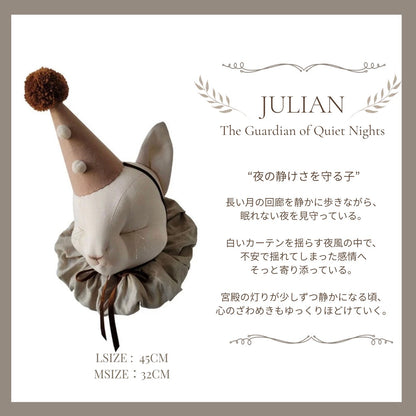 CatーThe Quiet Royals of the Moonlit Palace